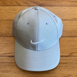 Nike Golf Beige White Swoosh Baseball Cap Hat